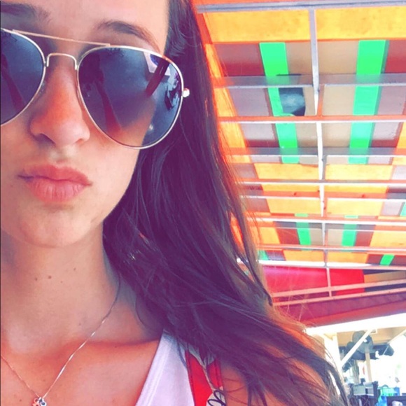 Meet your Posher, Eve - Picture 1 of 1